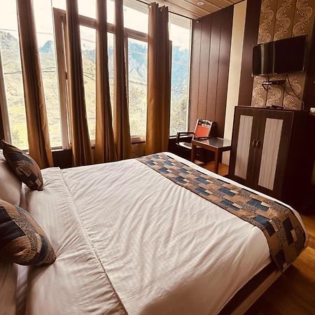 Sleeping Beauty Hotel Moutain View Property Joshimath Ngoại thất bức ảnh