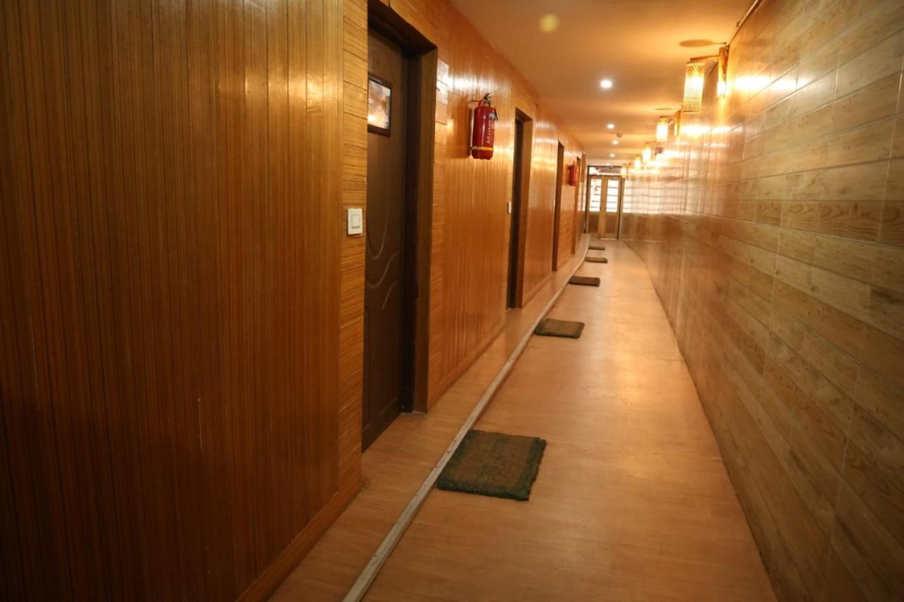 Sleeping Beauty Hotel Moutain View Property Joshimath Ngoại thất bức ảnh