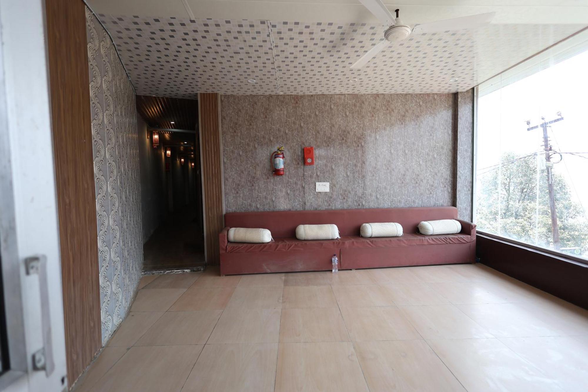Sleeping Beauty Hotel Moutain View Property Joshimath Ngoại thất bức ảnh