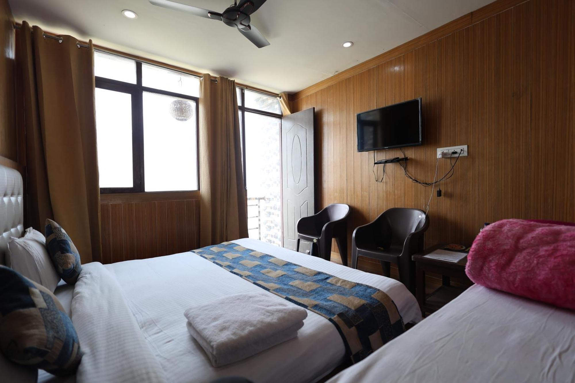 Sleeping Beauty Hotel Moutain View Property Joshimath Ngoại thất bức ảnh