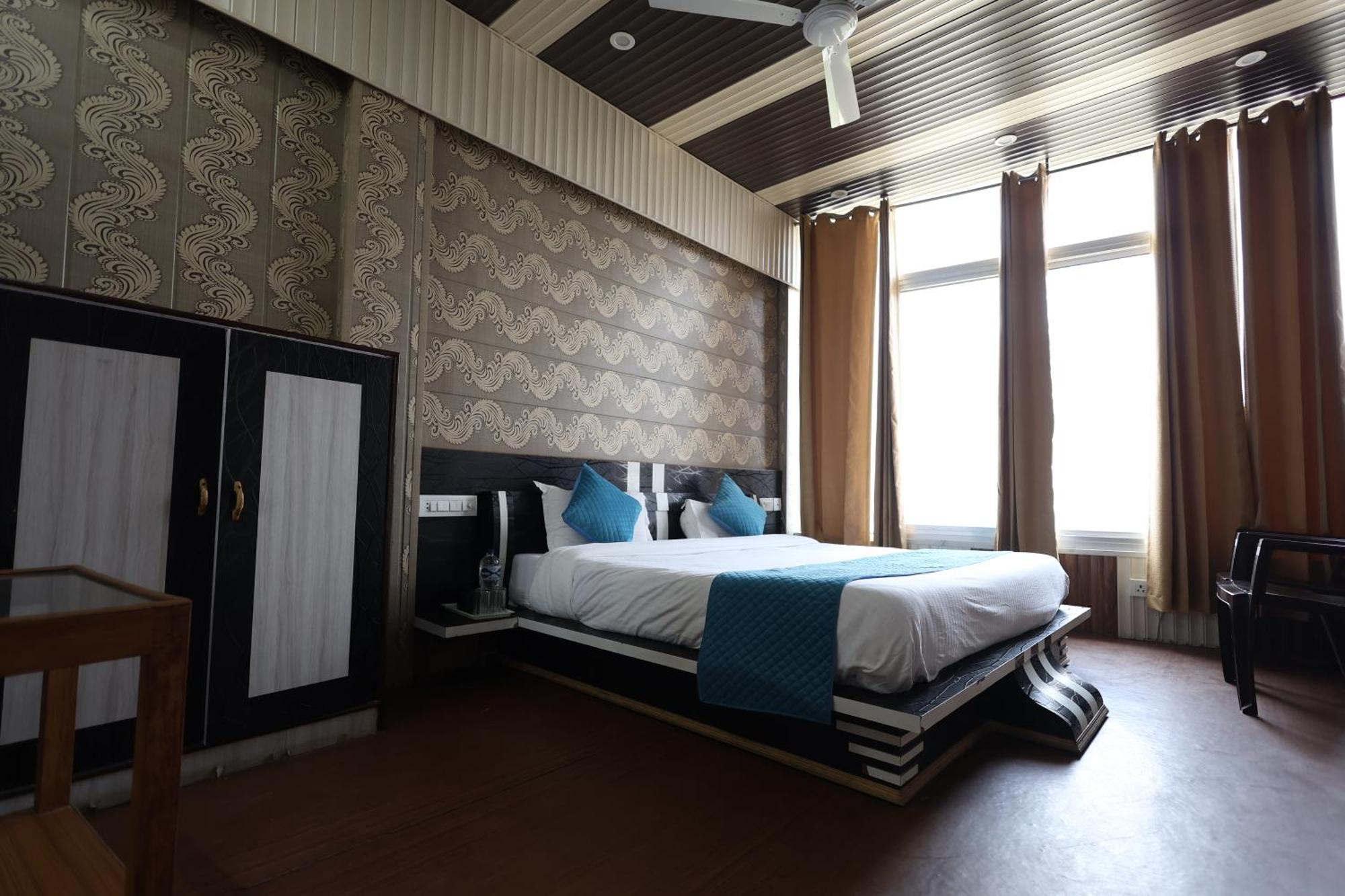 Sleeping Beauty Hotel Moutain View Property Joshimath Ngoại thất bức ảnh