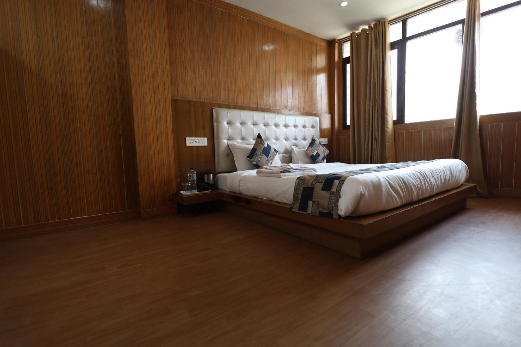 Sleeping Beauty Hotel Moutain View Property Joshimath Ngoại thất bức ảnh