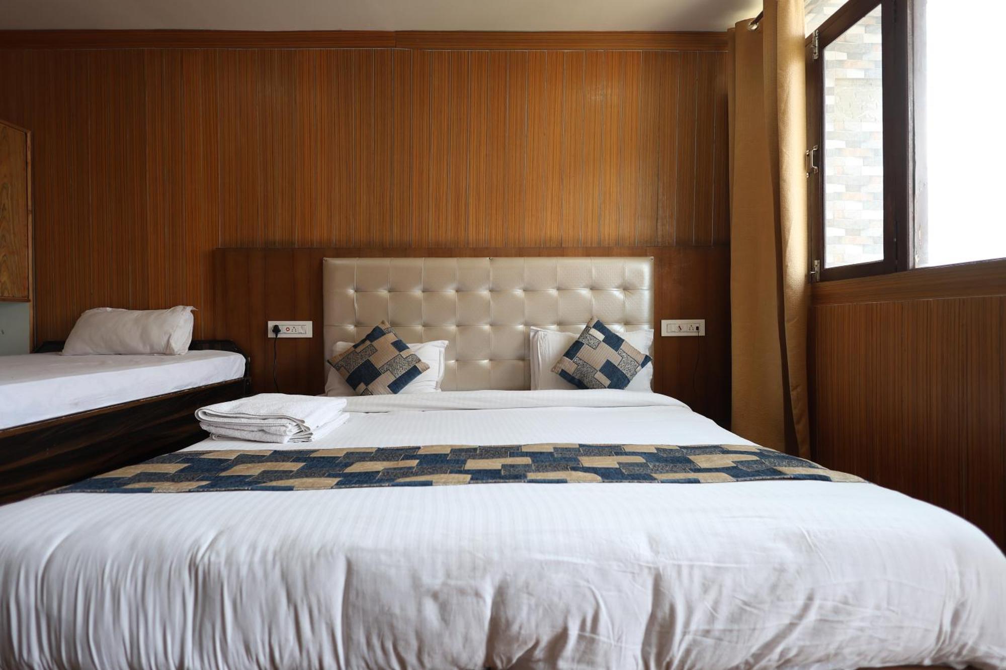 Sleeping Beauty Hotel Moutain View Property Joshimath Ngoại thất bức ảnh
