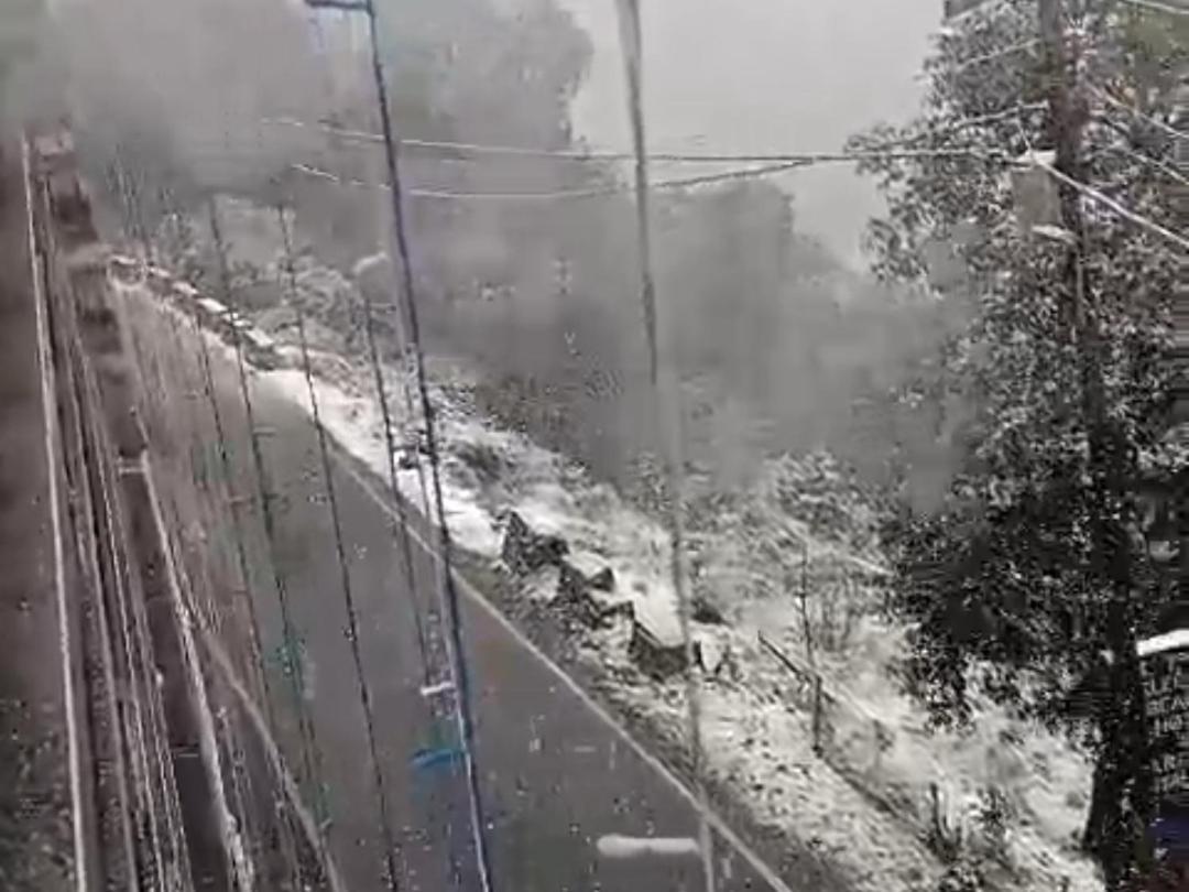 Sleeping Beauty Hotel Moutain View Property Joshimath Ngoại thất bức ảnh